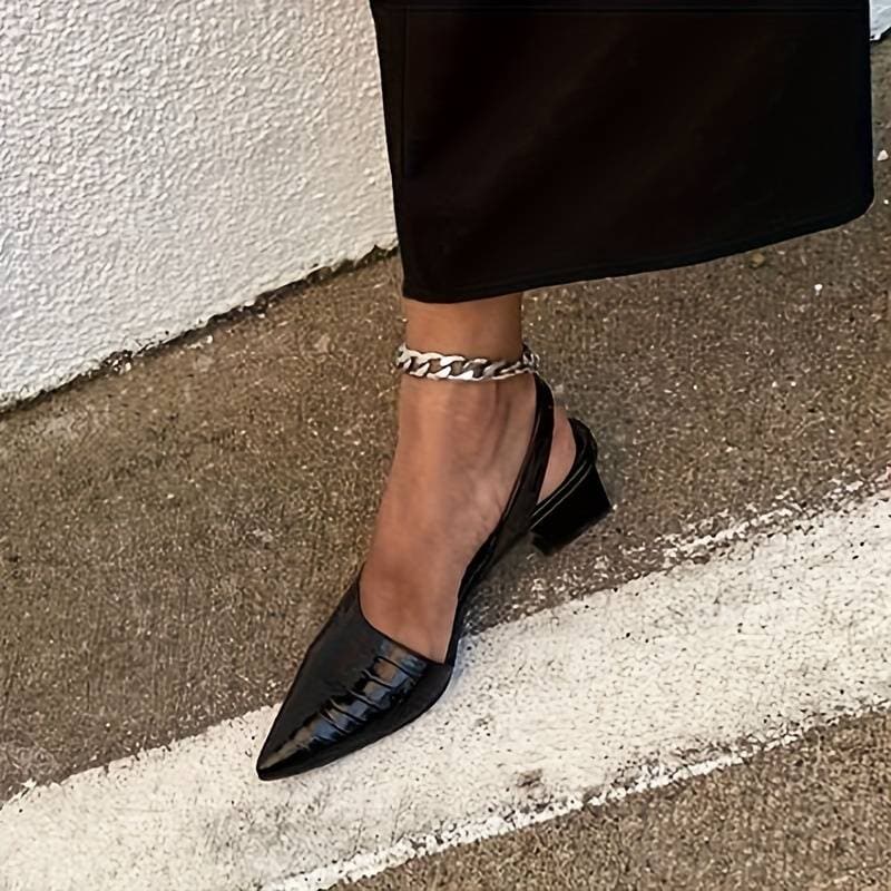 Damesko Slingback Hæler – Spiss Tå – Krokodillepreget Skinn – Blokkhæl Eleganse