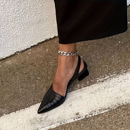 Damesko Slingback Hæler – Spiss Tå – Krokodillepreget Skinn – Blokkhæl Eleganse