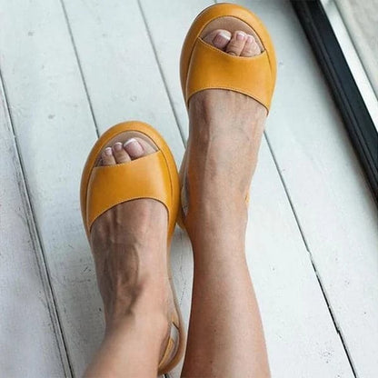 Women's Sandals – Open Toe – Comfortable Flat Sole – Trendy Cutout Detail