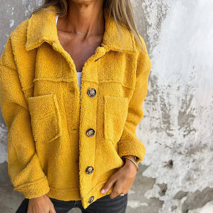 Dame Sherpajakke - Myk Fluffy Tekstur - Avslappet Passform - Knappelukking og Lommer