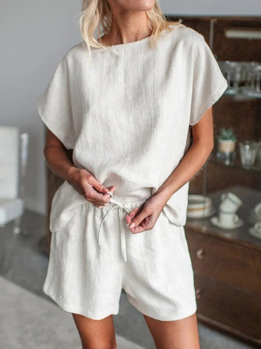 Women's Two-Piece Set – Relaxed Fit – Breathable Material – Short-Sleeved Top & Elastic Shorts