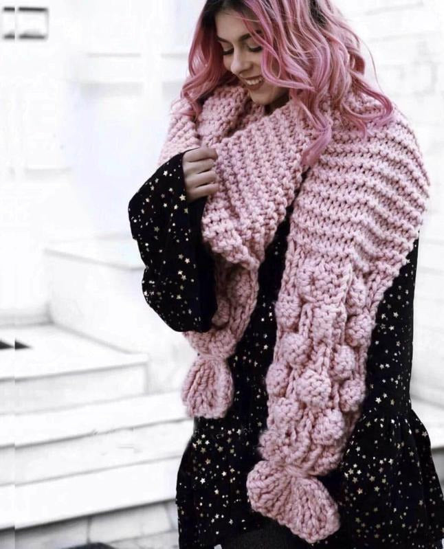 Women's Scarf – Oversize Fit – Wool Blend – Cable Knit – Textured Design