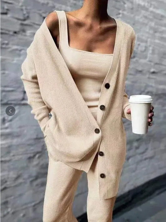 Women's Cardigan – Knitted Wool Blend – Relaxed Fit – Buttons and Pockets