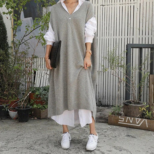 Women's Dress Knitted – Relaxed Fit – V-Neck – Mid-Length – Soft Wool Feel
