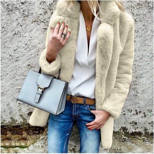 Women's Coat in Faux Fur – Oversized Fit – Fold-over Collar – Hip Length – Long Sleeves