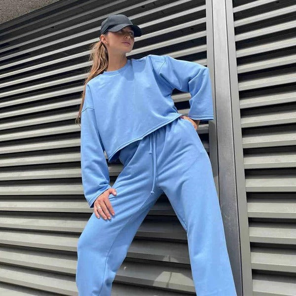 Women's Training Set – Relaxed Fit – Long-Sleeved Top – Elastic Waist Pants