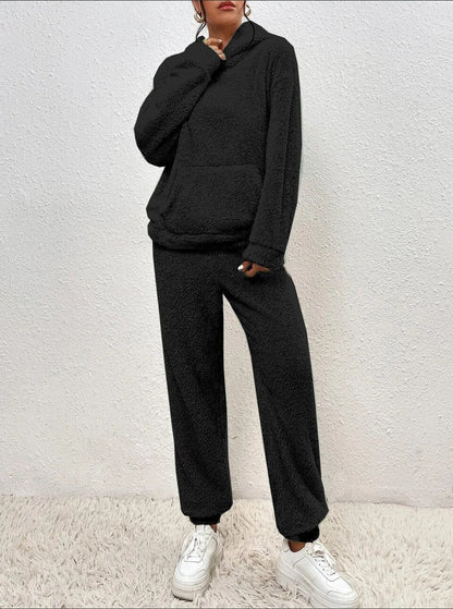 Women's Lounge Set – Teddy Fleece – Relaxed Fit – Hood and Kangaroo Pocket
