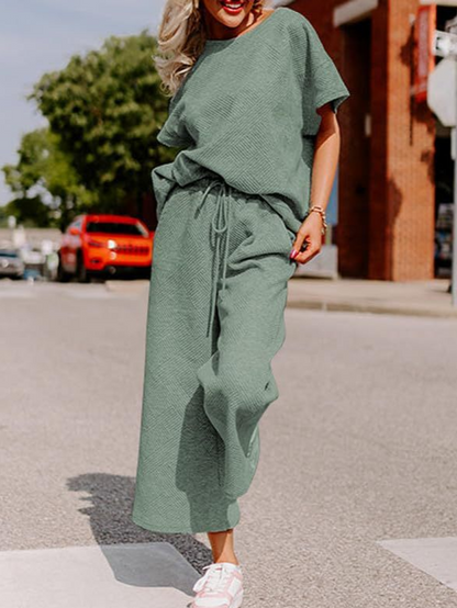 Women's Set – Relaxed Fit – Soft Knit – Short-Sleeved Top and Wide Pants