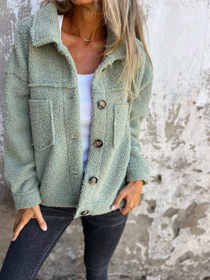 Women's Jacket in Shearling – Relaxed Fit – Wide Collar – Button Front – Casual Style