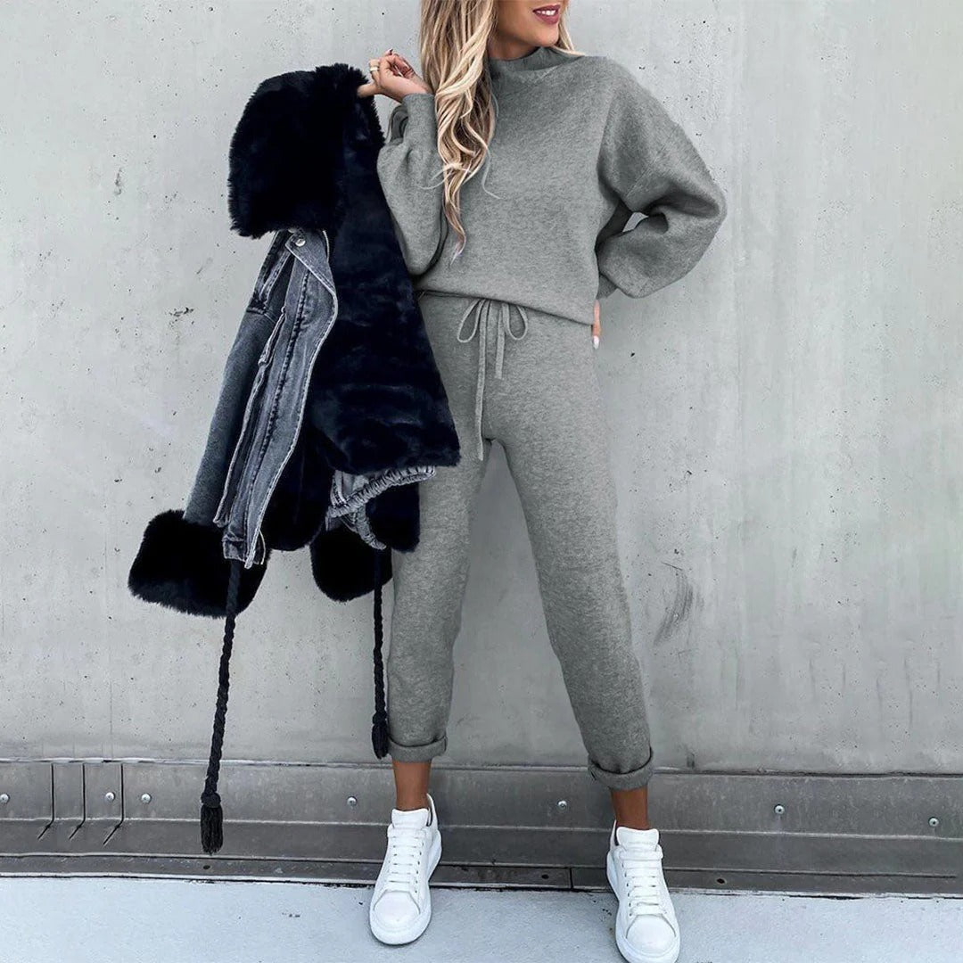 Women's Lounge Set – Comfortable Cotton Knit – Relaxed Top – Slim Pants