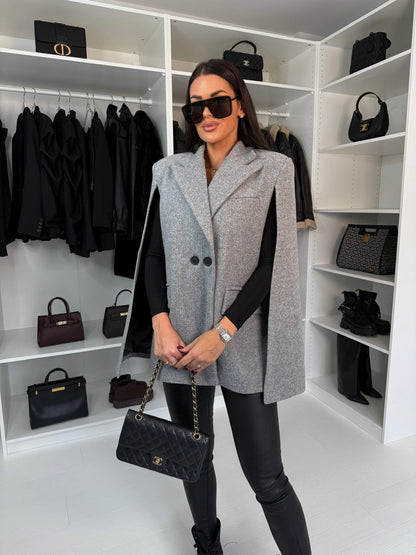 Women's Cape Coat – Wool – Loose Fit – Button Closure – Shoulder Structure – Hip Length
