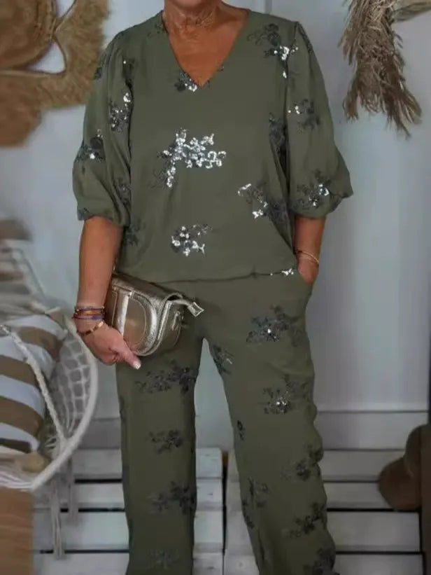 Women's Lounge Set – Relaxed Fit – V-neck Top – Elastic Pants – Sequin Details