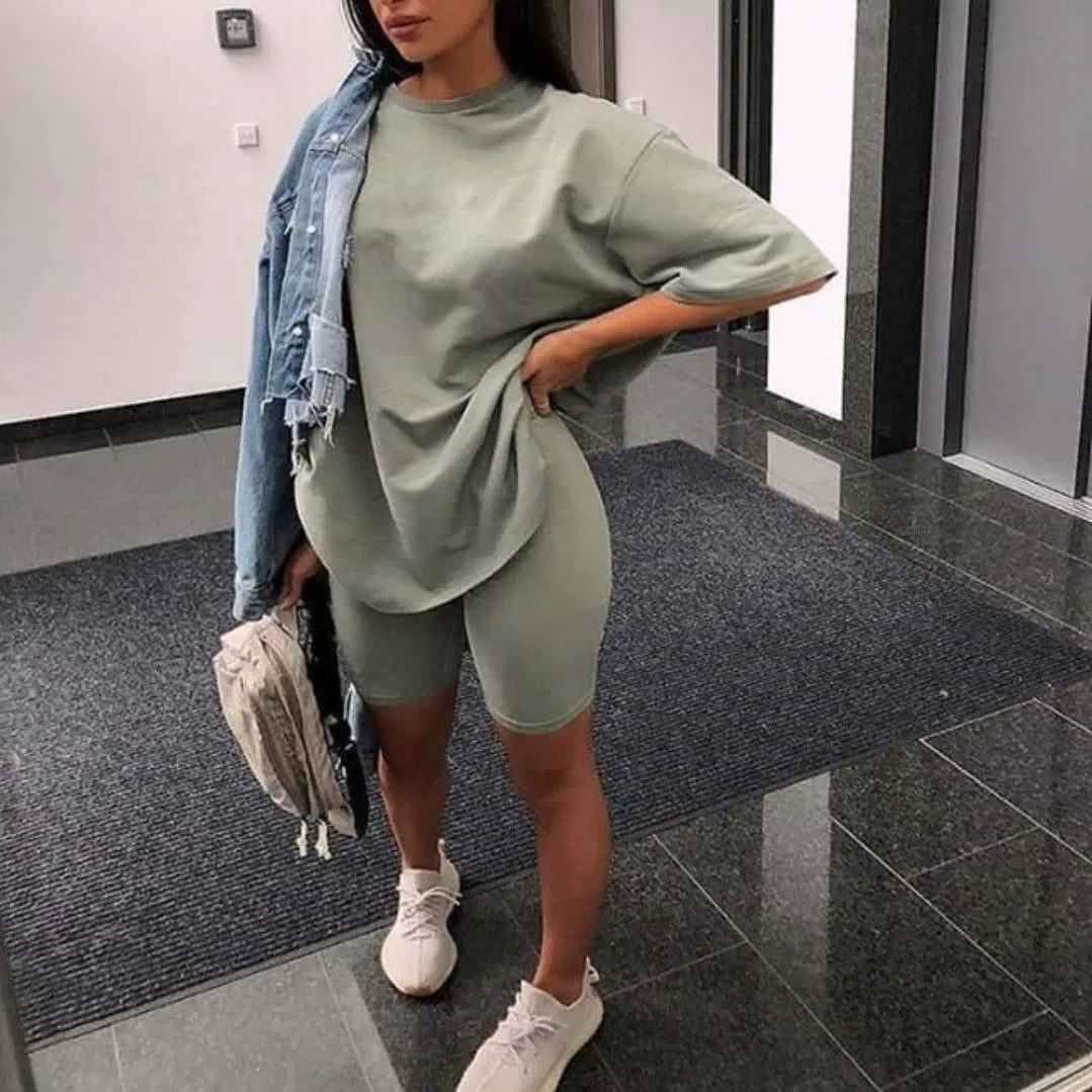 Women's Two-Piece Set – Oversized Tunic with Belt – Tight-Fitting Biker Shorts – Soft Cotton