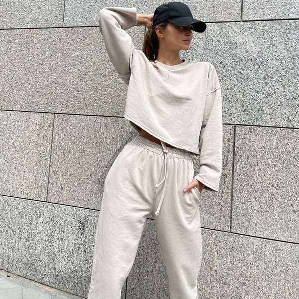 Women's Training Set – Relaxed Fit – Long-Sleeved Top – Elastic Waist Pants