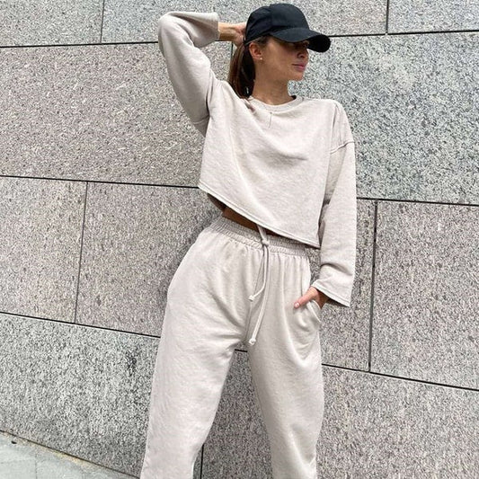 Women's Training Set – Relaxed Fit – Long-Sleeved Top – Elastic Waist Pants