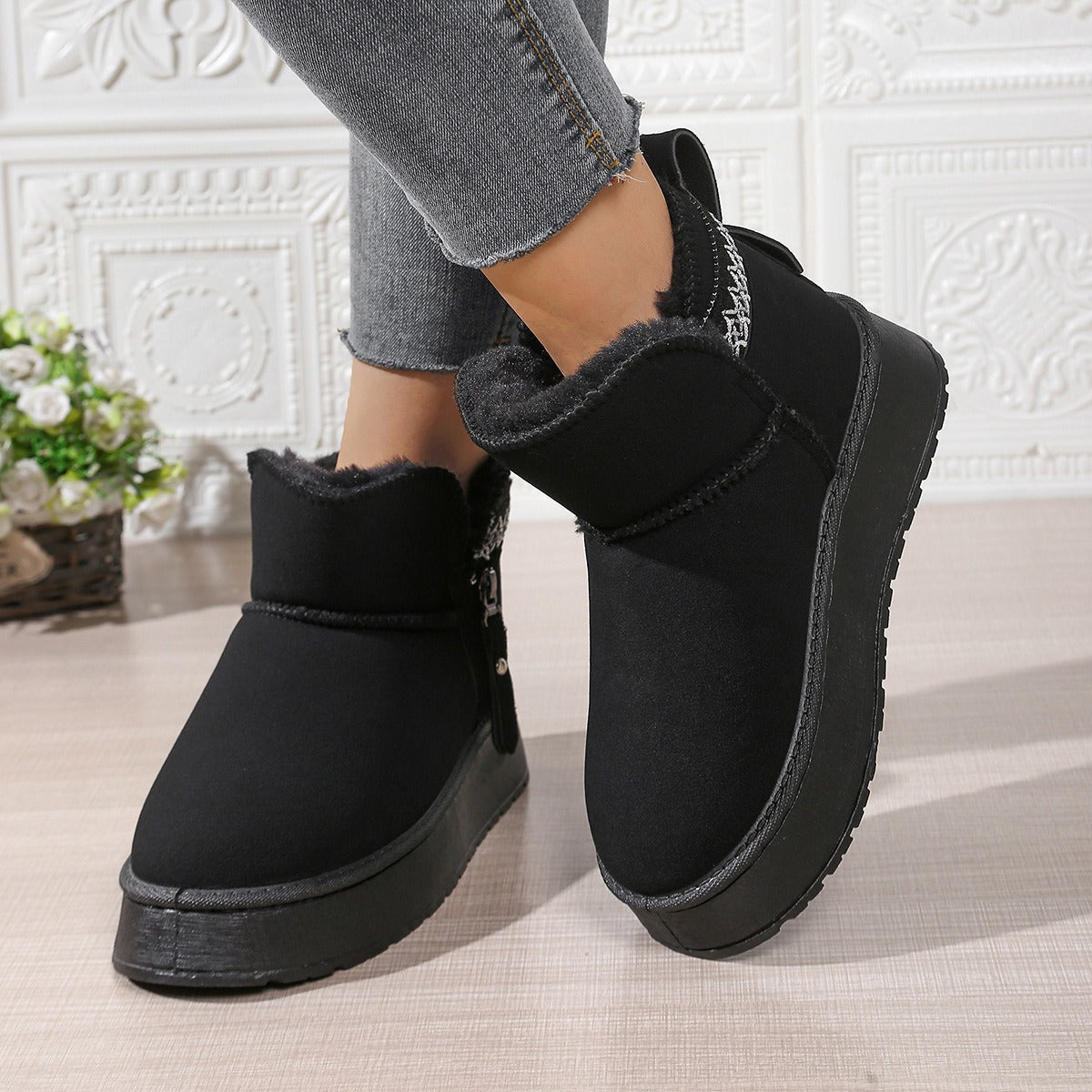 Women's Winter Boots – Robust Sole – Fur Lining – Short Shaft – Zipper – Slip-on