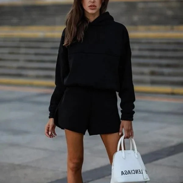 Women's Loungewear Set – Oversized Hoodie and Shorts – Soft Knit – Comfort Fit