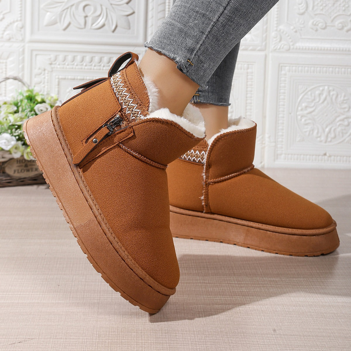 Women's Winter Boots – Robust Sole – Fur Lining – Short Shaft – Zipper – Slip-on