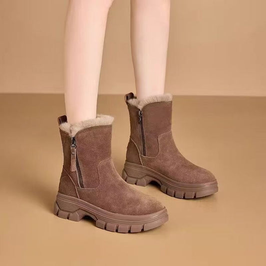 Women's winter boots – Suede finish – Lined with faux fur – Mid-height shaft – Zipper – Sturdy sole