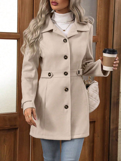 Women's Coat in Wool – Slim Fit – Button Front – Lapels – Waist Shape