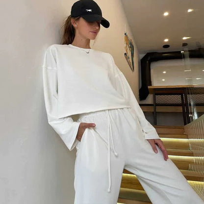 Women's Training Set – Relaxed Fit – Long-Sleeved Top – Elastic Waist Pants