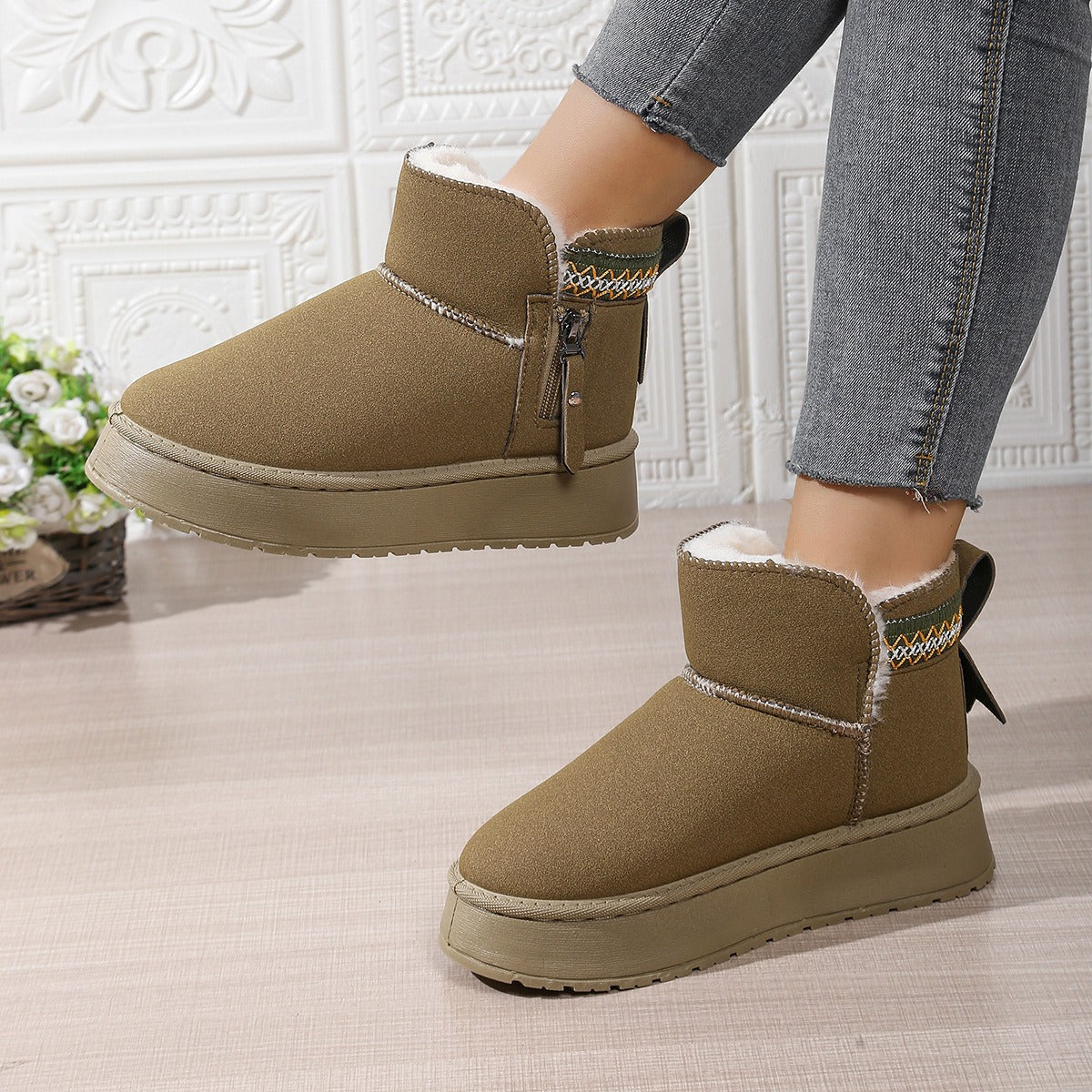 Women's Winter Boots – Robust Sole – Fur Lining – Short Shaft – Zipper – Slip-on
