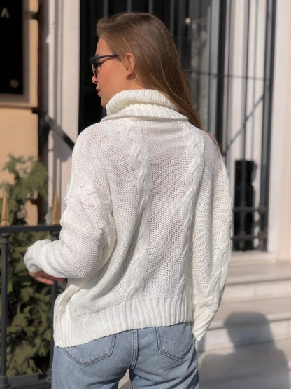 Women's Knitted Sweater – Wool Blend – Relaxed Fit – High Neck – Cable Knit