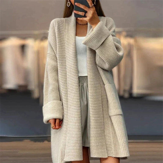 Dame Lang Strikket Cardigan - Åpen Front - Oversized Passform - Med Sidelommer