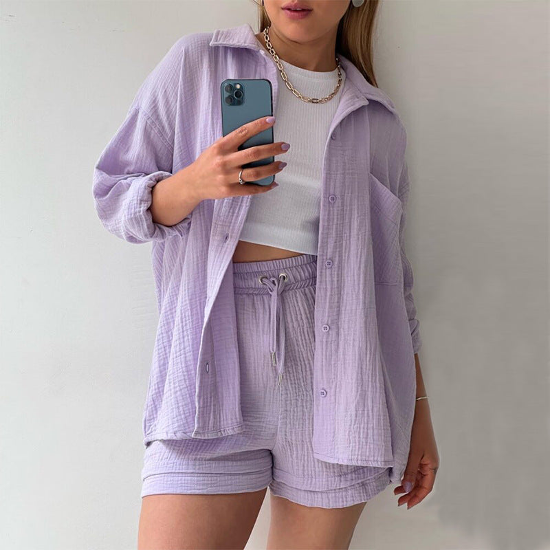 Dame To-delt Sett – Oversized Skjorte med Knapper – Høytlivs Shorts med Strikk